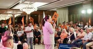 La Nación / Johanna Ortega oficializa precandidatura opositora