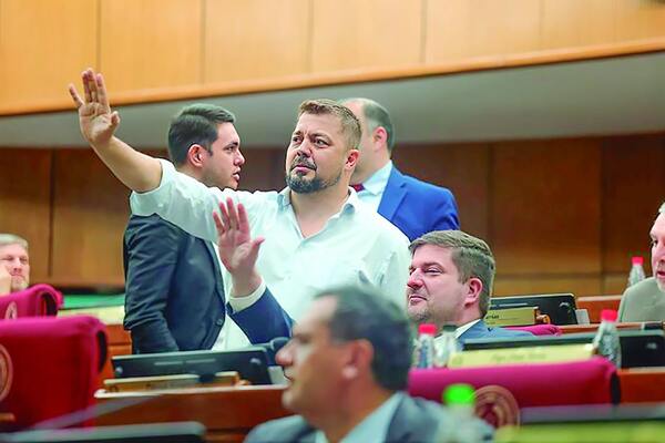 Zacarías y Soroka Se Perfilan para Comisión Permanente