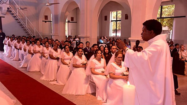 Tras 40 años de vivir juntos, dieron el sí quiero en Loma Pytã