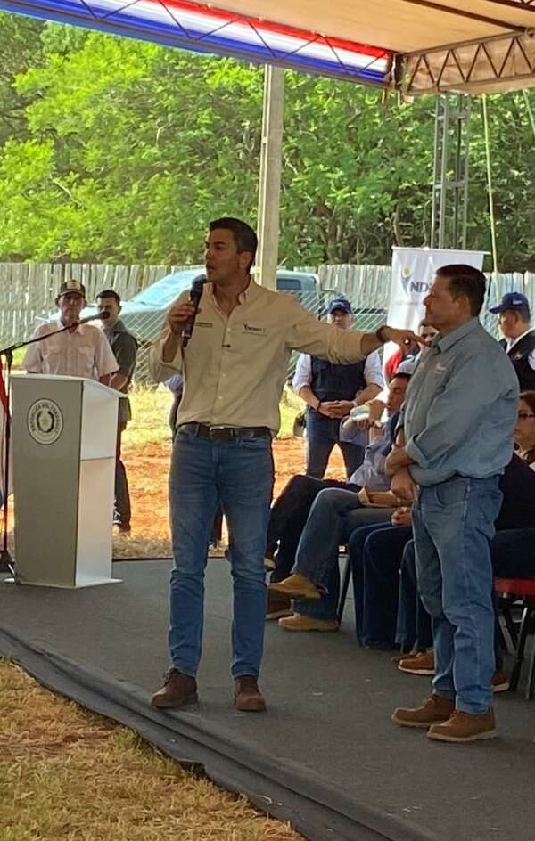 Presidente Peña expresa apoyo al cuestionado titular del Indert durante gira por Concepción  - Política - ABC Color