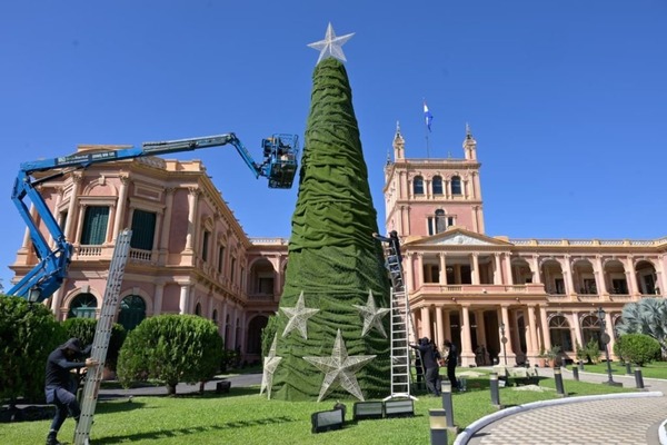 Invitan al encendido del Árbol de Navidad en Palacio de López