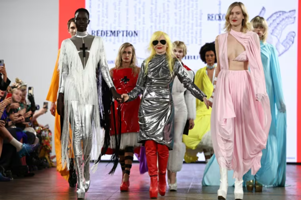 Fallece la diseñadora que vistió a Rihanna y Lady Gaga