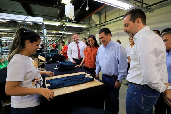 MEC tiene vía libre para cuestionada compra de uniformes por US$ 7,6 millones - Nacionales - ABC Color