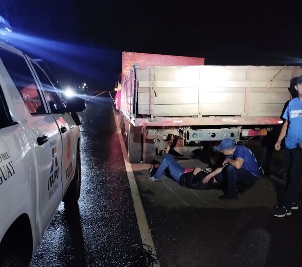 Motociclista queda herido tras chocar contra un camión estacionado en San Martín - Concepción al Día