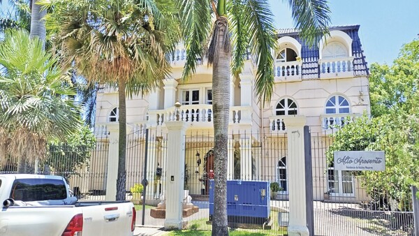 “Regalan” a precio de remate doce propiedades de los González Daher