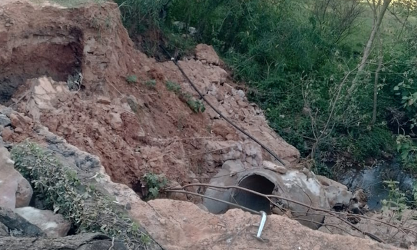 Desmoronamiento en Potrerito, vecinos alertan grave peligro - OviedoPress