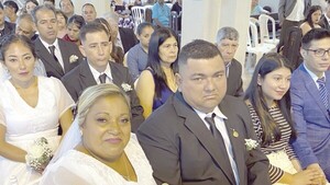 Se conocieron en el micro y tras 26 años se casaron