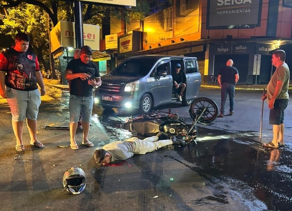 Conductor brasileño alcoholizado choca contra una moto en el microcentro de CDE - ADN Digital