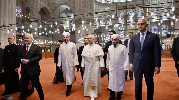 Papa León XIV lamenta "uso de la religión para justificar las guerras", en misa en Estambul