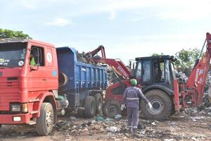 Asunción inicia intervención masiva en puntos críticos de desechos
