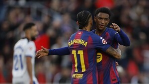 Raphinha regresa al once y regala el liderato al Barça