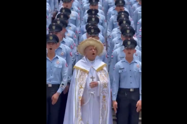 Valenzuela conmueve Caacupé al entonar "Patria Querida" en el Ángelus