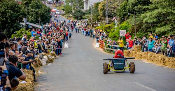 Diario HOY | “Submarino amarillo” presente en la final de “Autos Locos Paraguay”