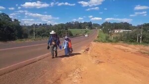 Mujer camina 300 kilómetros hasta Caacupé anhelando “un Paraguay sin corrupción”
