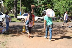 Entregan víveres y subsidio a unos 4.600 pescadores por la veda - trece