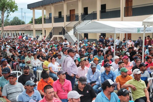 Unos 4.600 pescadores recibieron víveres y ayuda económica por la veda | Unicanal