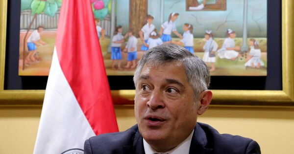 Ramírez admitió la baja calidad de la educación superior y Blanca Ovelar apuntó a las universidades de garaje