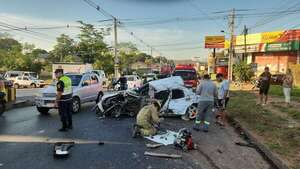 Una mujer muere tras fuerte choque en San Lorenzo - Policiales - ABC Color