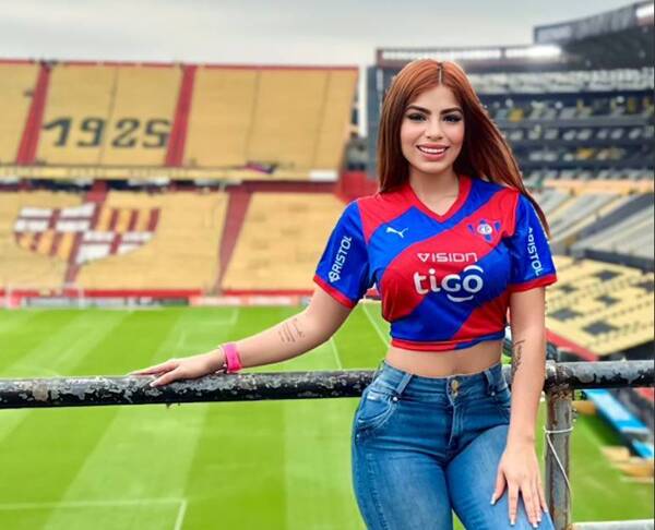 La madrina de Cerro: “Mi cábala es usar una tanguita azulgrana”