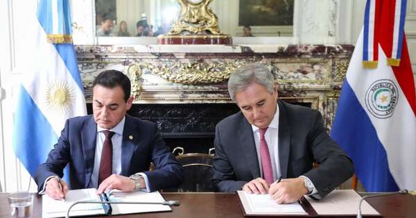 La Nación / Paraguay y Argentina firman acuerdo aéreo