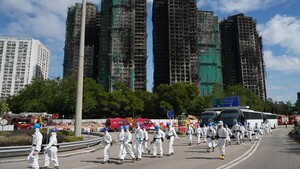 El incendio de Hong Kong deja ya 146 muertos y siguen labores de búsqueda en el quinto día