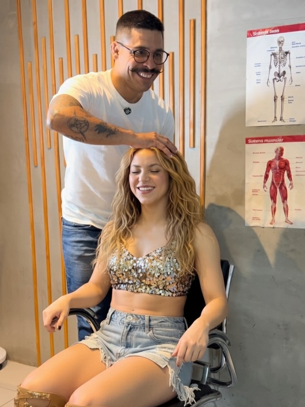 Popular / ¡Paraguayito le ajustó la carrocería a Shakira!