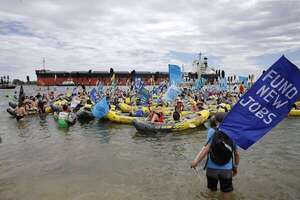 Al menos 141 detenidos en protesta contra el mayor puerto de carbón del mundo en Australia - Mundo - ABC Color