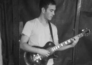 Tragedia durante concierto en Argentina: guitarrista muere durante show - Mundo - ABC Color