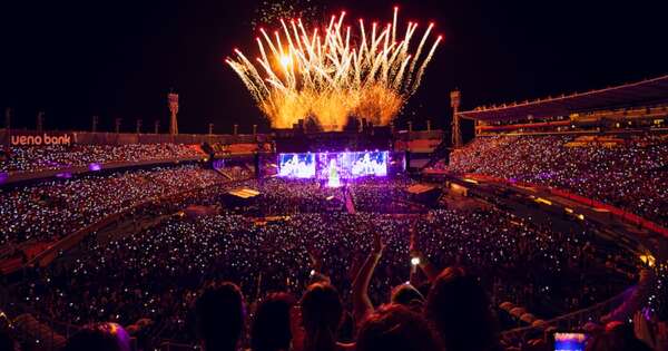 La Nación / Shakira hizo vibrar a casi 100.000 almas en la Olla