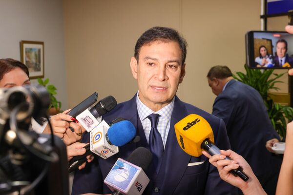 "Beto" Ovelar admite que quería a Luifer, pero acata la candidatura de Camilo Pérez