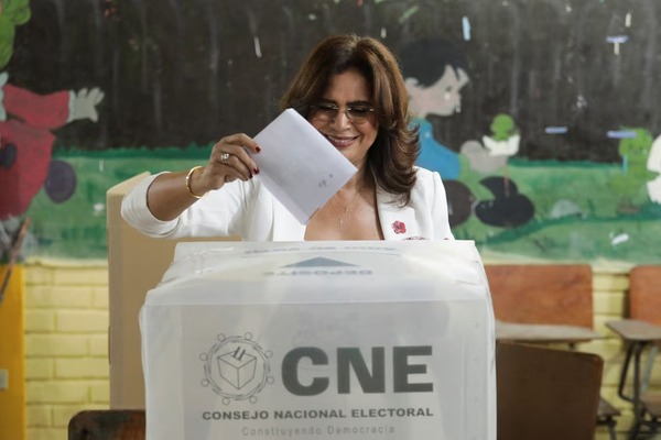 Elecciones en Honduras: la candidata oficialista Rixi Moncada llamó a la población a votar “sin temor” - ADN Digital