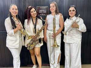 La experiencia inolvidable de las cuatro músicas paraguayas que tocaron con Shakira - Música - ABC Color