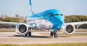 La Nación / Aerolíneas Argentinas adquirirá 18 aviones Boeing y Airbus