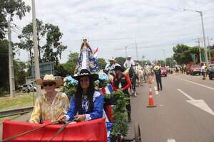 Más de 200 jinetes realizaron la Cabalgata de la Fe en Caacupé - Nacionales - ABC Color