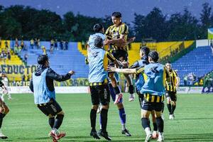 Guaraní triunfa pero no le alcanza para llegar al título - La Tribuna