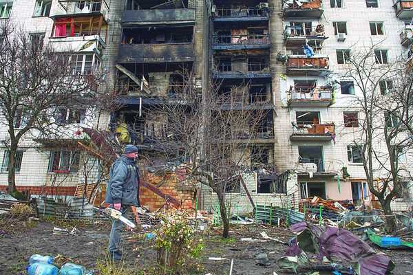 Rusia Ataca De Nuevo Kiev con Drones y Causa Víctimas