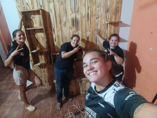 “Las Tiburcias”, carpintería que se destaca por el toque femenino