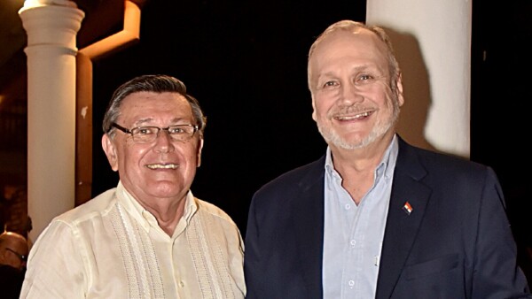 Mario Rubén Álvarez lanza su nuevo poemario