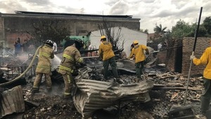 Incendio deja 46 familias sin hogar en Sajonia  - Portal Digital Cáritas Universidad Católica
