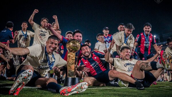 Zapag prometió sortear un Ferrari entre los jugadores si Cerro gana la Supercopa