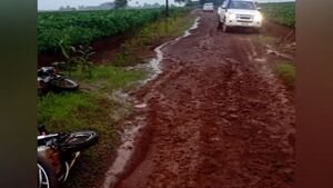 Choque frontal entre motociclistas deja un fallecido y un menor herido en Capitán Meza