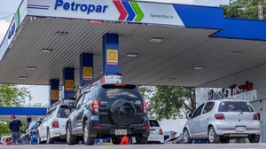 Gobierno reduce G. 300 todos los combustibles de Petropar