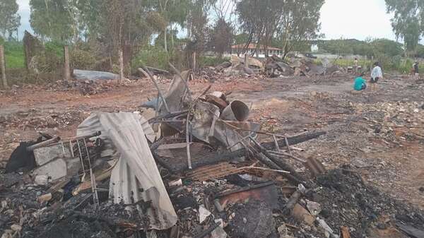 Incendio en Sajonia: 40 familias lo perdieron todo y esperan donaciones  - Nacionales - ABC Color