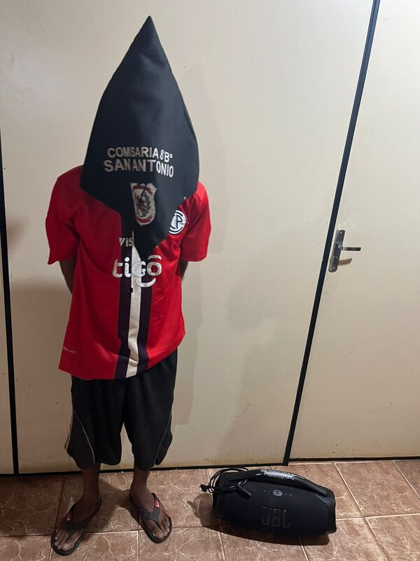 Aprehenden a presunto autor de hurto agravado y recuperan equipo JBL en San Antonio - Concepción al Día