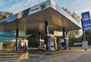 Petropar baja G. 300 por litro y anuncia su mayor reducción del año