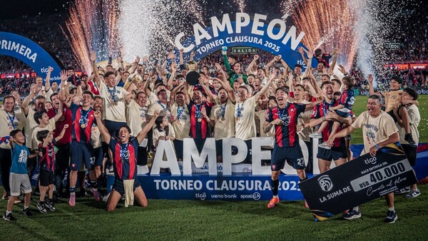 Una noche azulgrana de gloria: Cerro Porteño levanta su estrella 35