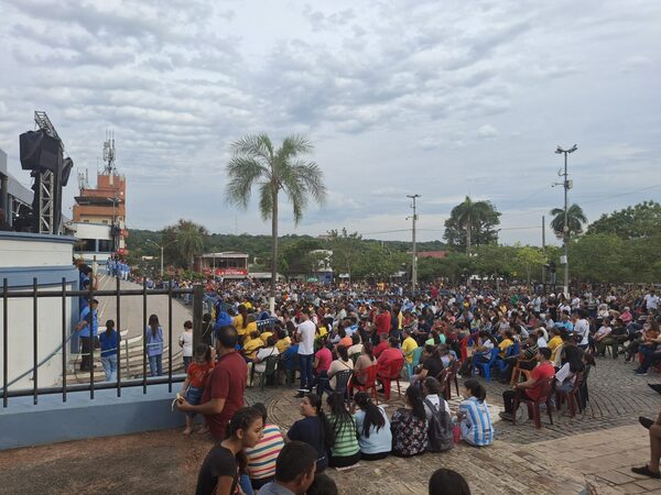 Popular / Con peregrinación de pa'i kuéra comenzó novena de Tupãsy 