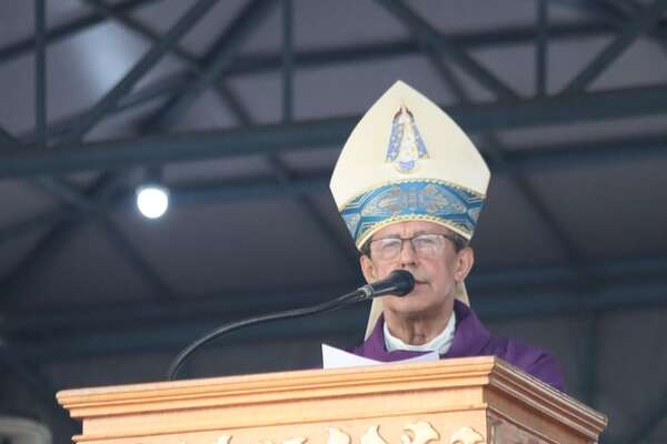 Mons. Pedro Collar en Caacupé: “No ser indiferentes ante la pobreza extrema, el narcotráfico y la trata de personas” - Nacionales - ABC Color