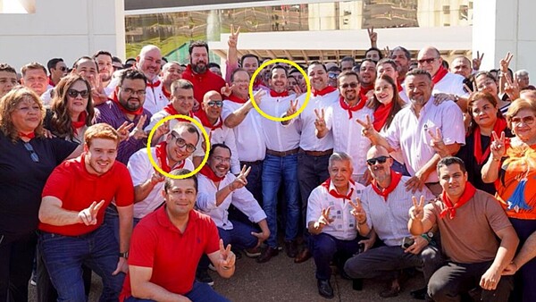 Ujier investigado en caso pagarés sigue operando y apareció en acto cartista