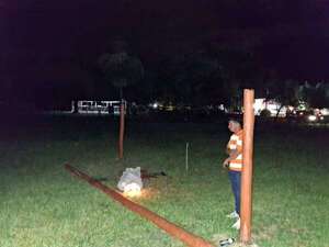 Adolescente muere tras caerle en la cabeza parte de un arco de fútbol, en estancia de Concepción   - Nacionales - ABC Color